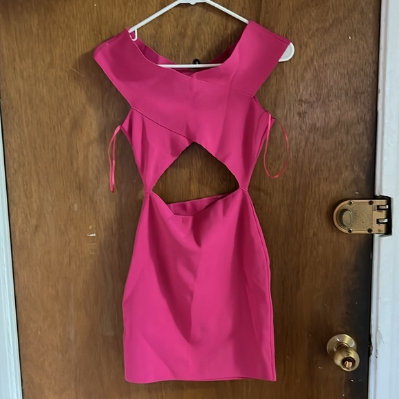 HALLIE CUT OUT MINI IN HOT PINK - Picture 5 of 5